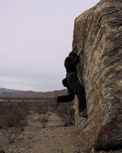 bouldering.jpg (29449 bytes)